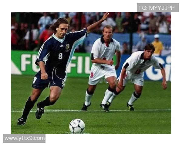 意大利足球明星22号的辉煌历程与传奇瞬间回顾